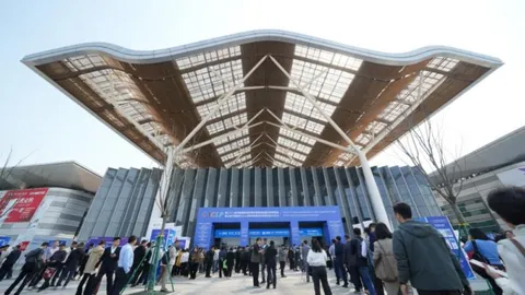 2025 Laboratory Medicine & In Vitro Diagnostics Expo Opens in Hangzhou with More Than 1,300 Exhibitors